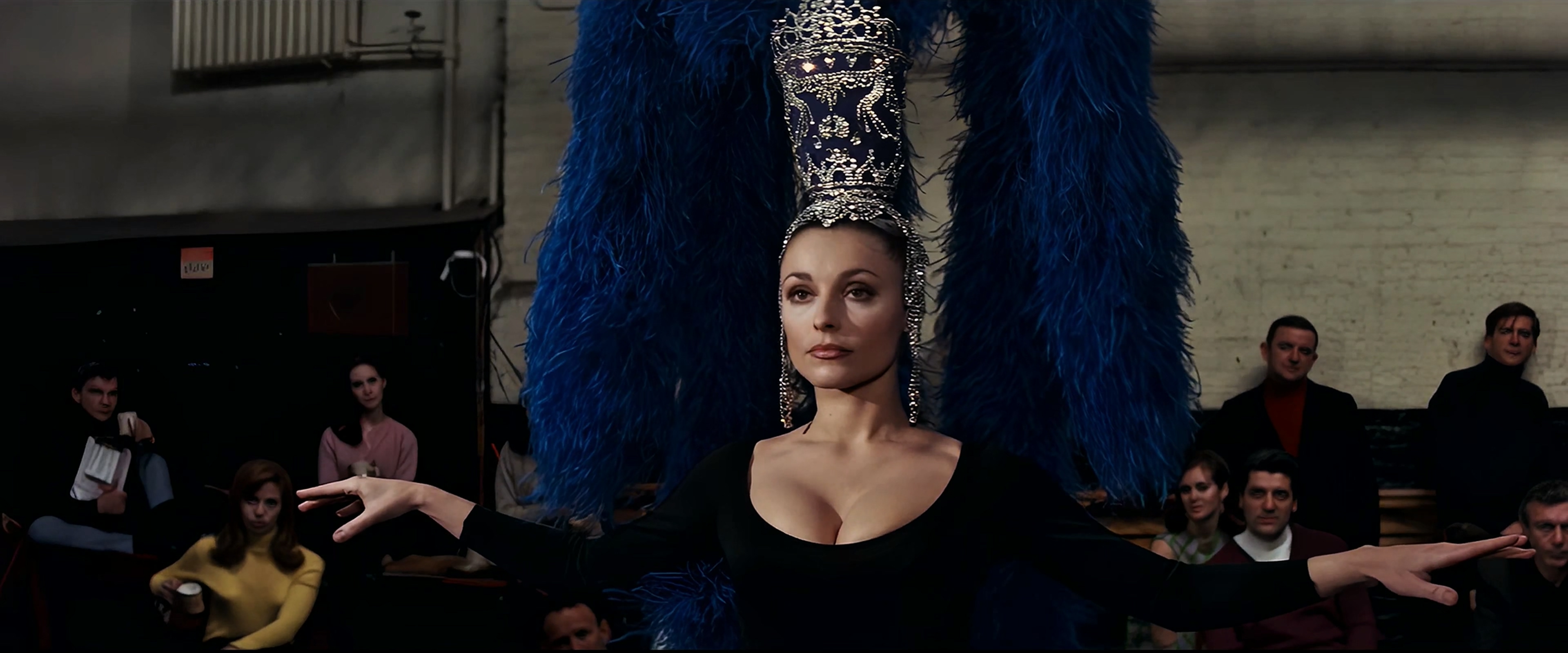 1967 娃娃谷 Valley of the Dolls.mkv_20250805_164648.868.jpg