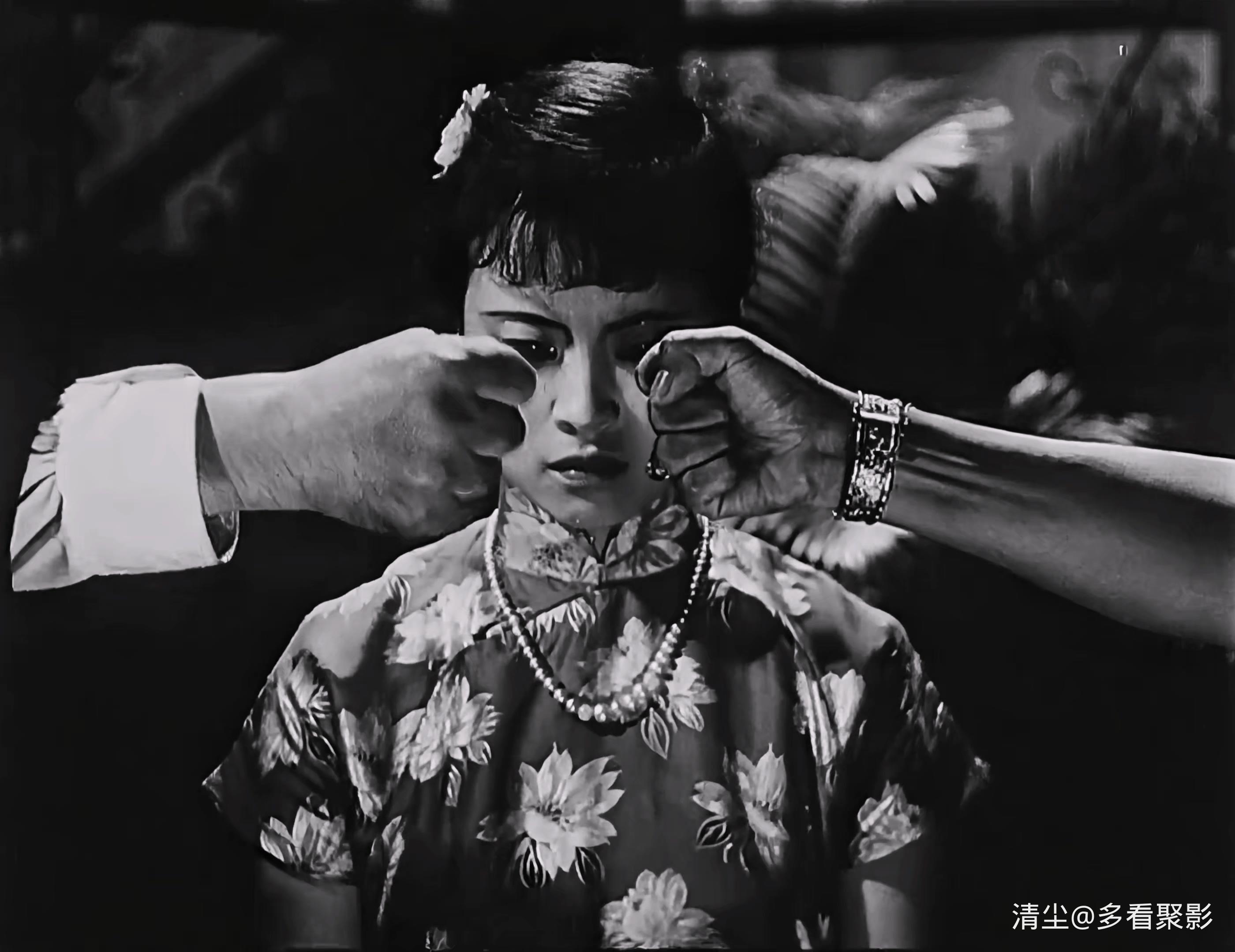 1963 七十二家房客.mp4_20251015_163646.315.jpg