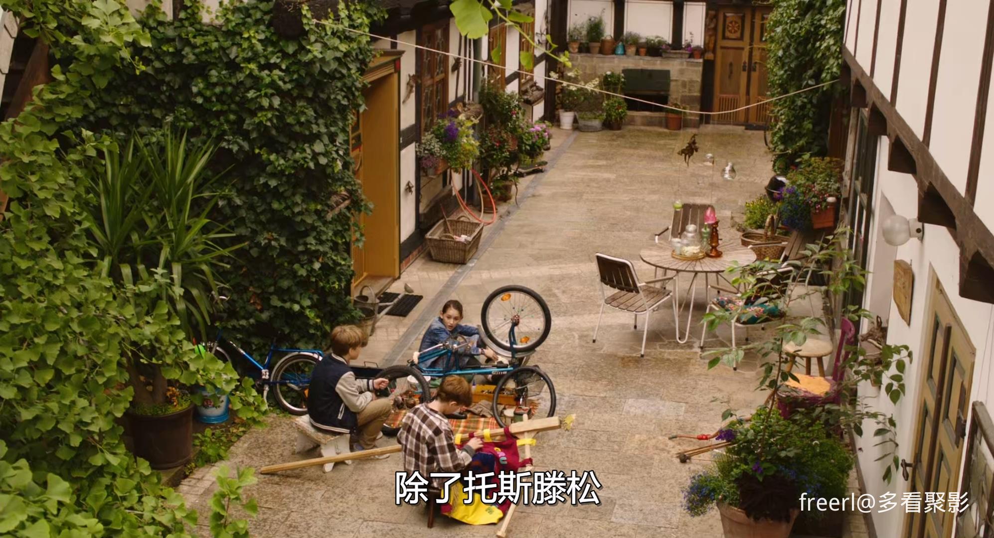 钟楼小精灵.Das.kleine.Gespenst.2013.BDRip.1080p.x265.高码448kbps央视国德双语中字.jpg