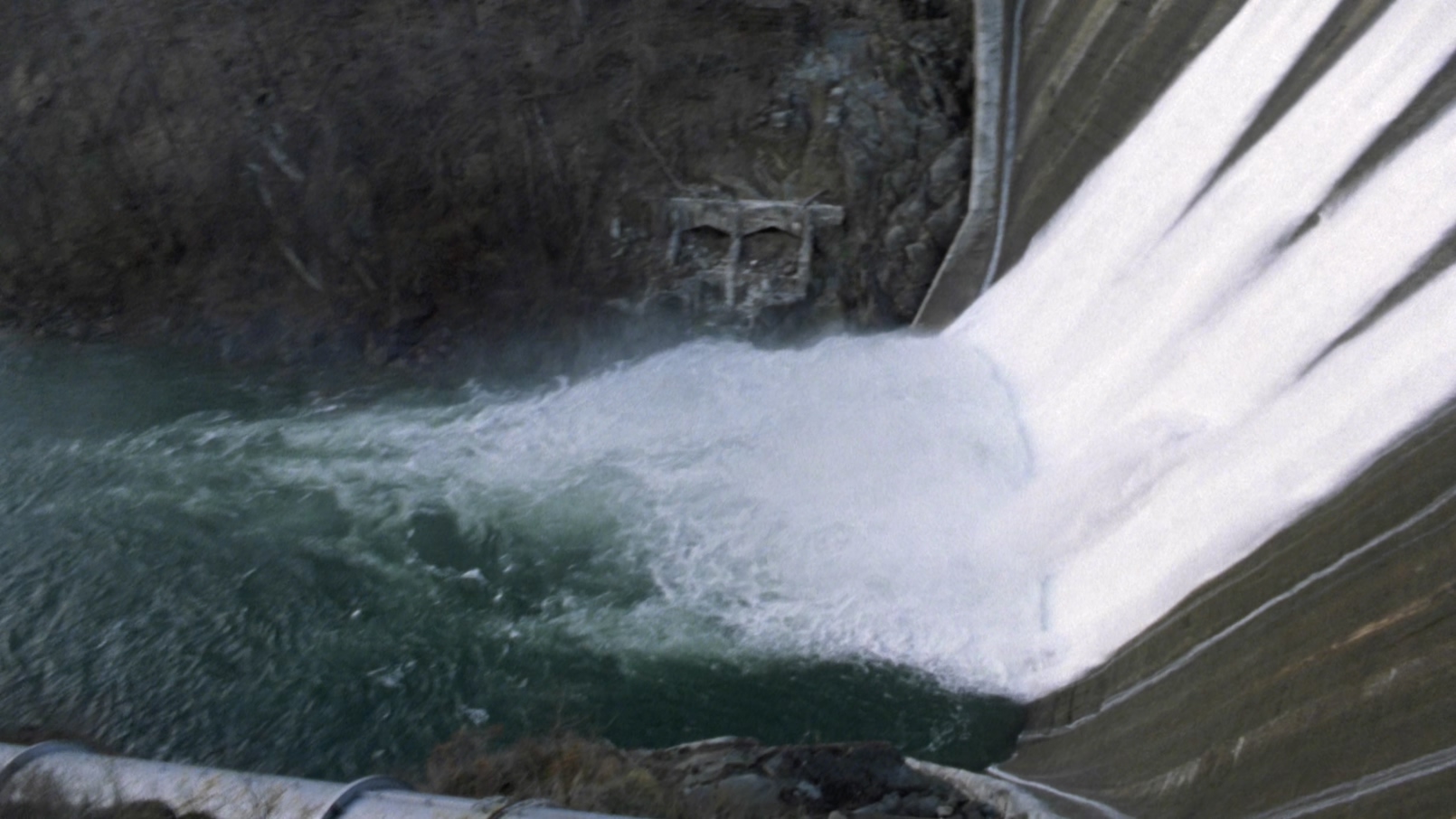 亡命天涯The.Fugitive.1993.1080p.Bluray.x265.10bit.DTS-QuickIO (国语上译字幕).mkv.jpg