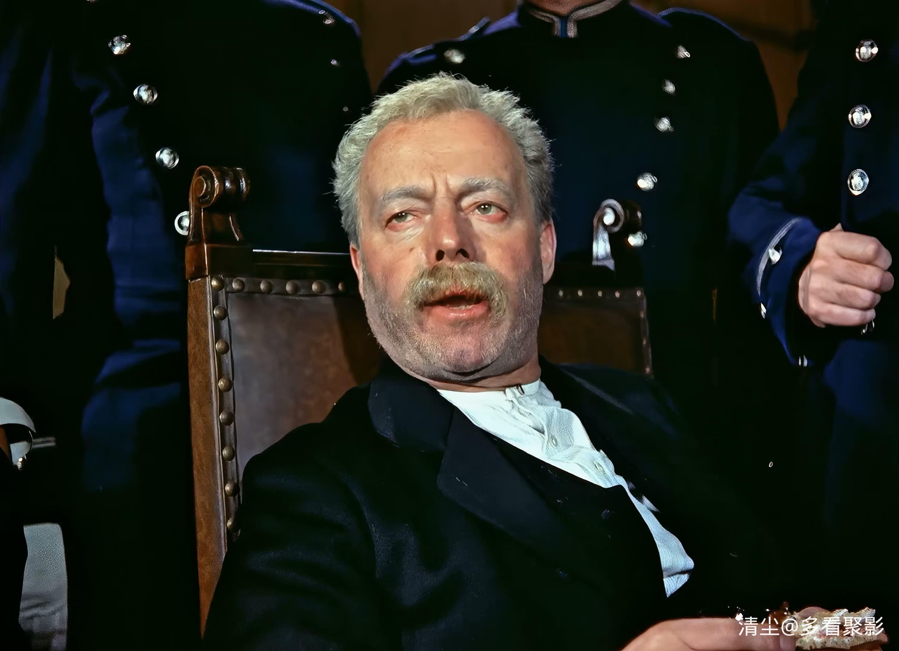 1956 科佩尼克上尉 Der Hauptmann von Köpenick.mkv_20260221_150512.268.jpg